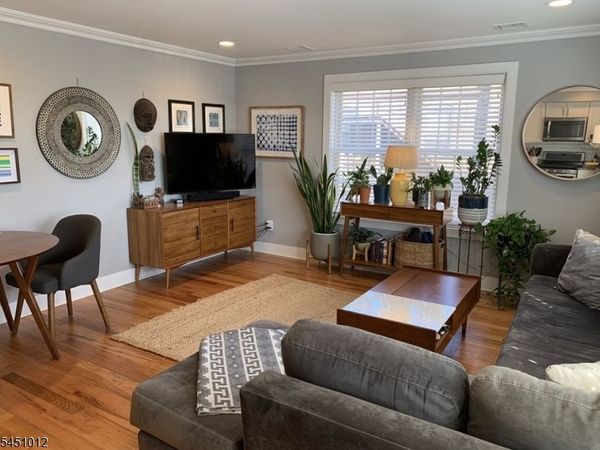 55 W Main St, Somerville, NJ 08876