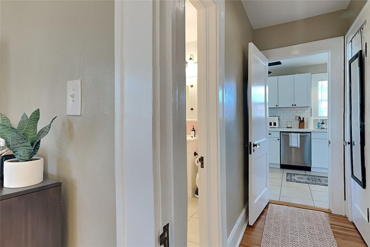 1601 11 Street N, Saint Petersburg, FL 33704 Photo