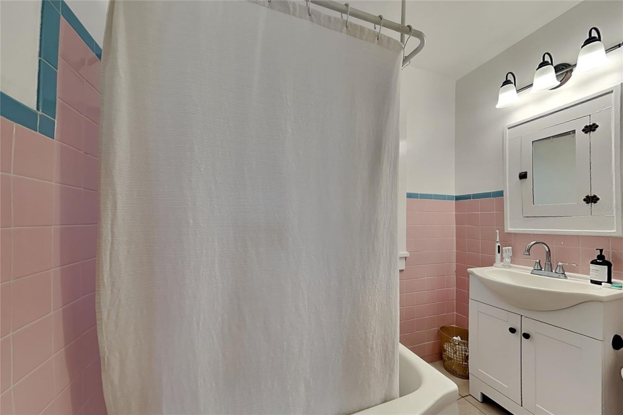 1601 11 Street N, Saint Petersburg, FL 33704 Photo