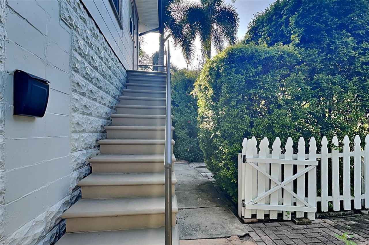 1601 11 Street N, Saint Petersburg, FL 33704 Photo