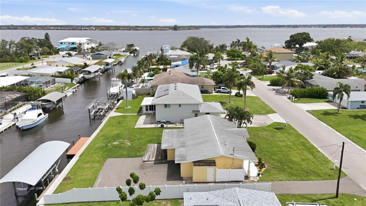 712 Poinsettia Avenue, Ellenton, FL 34222 Photo