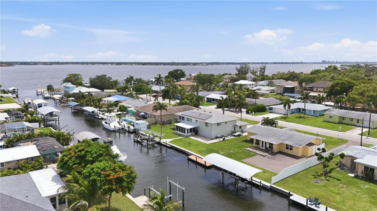 712 Poinsettia Avenue, Ellenton, FL 34222 Photo