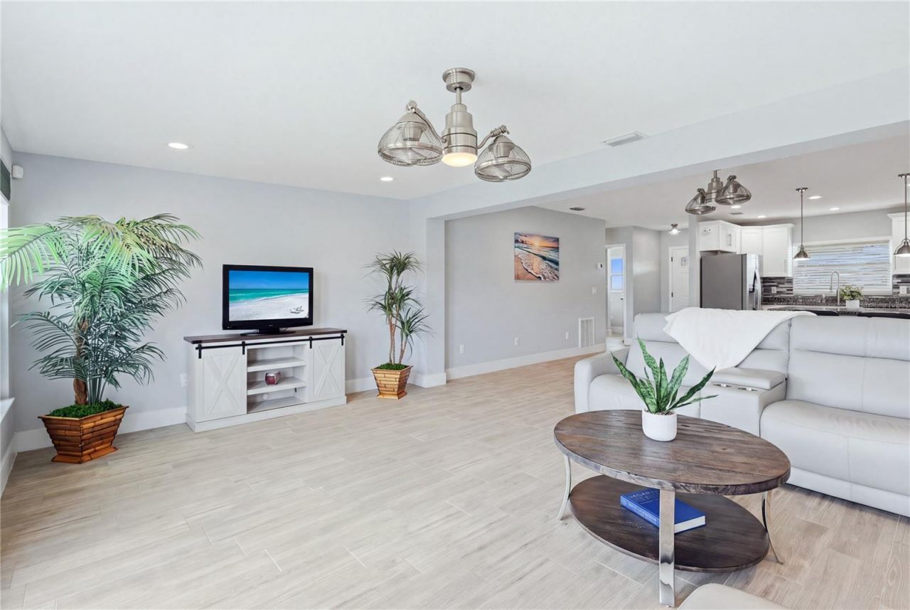 712 Poinsettia Avenue, Ellenton, FL 34222 Photo