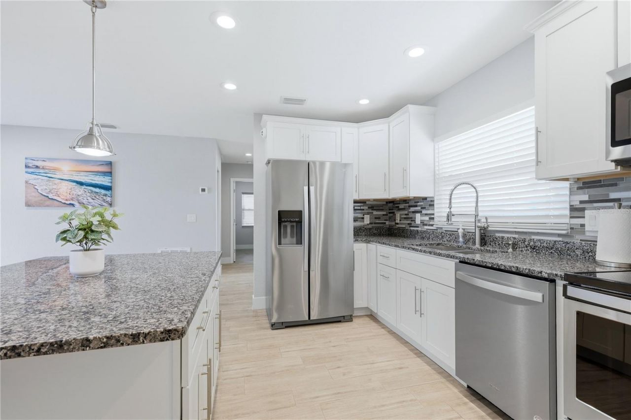 712 Poinsettia Avenue, Ellenton, FL 34222 Photo