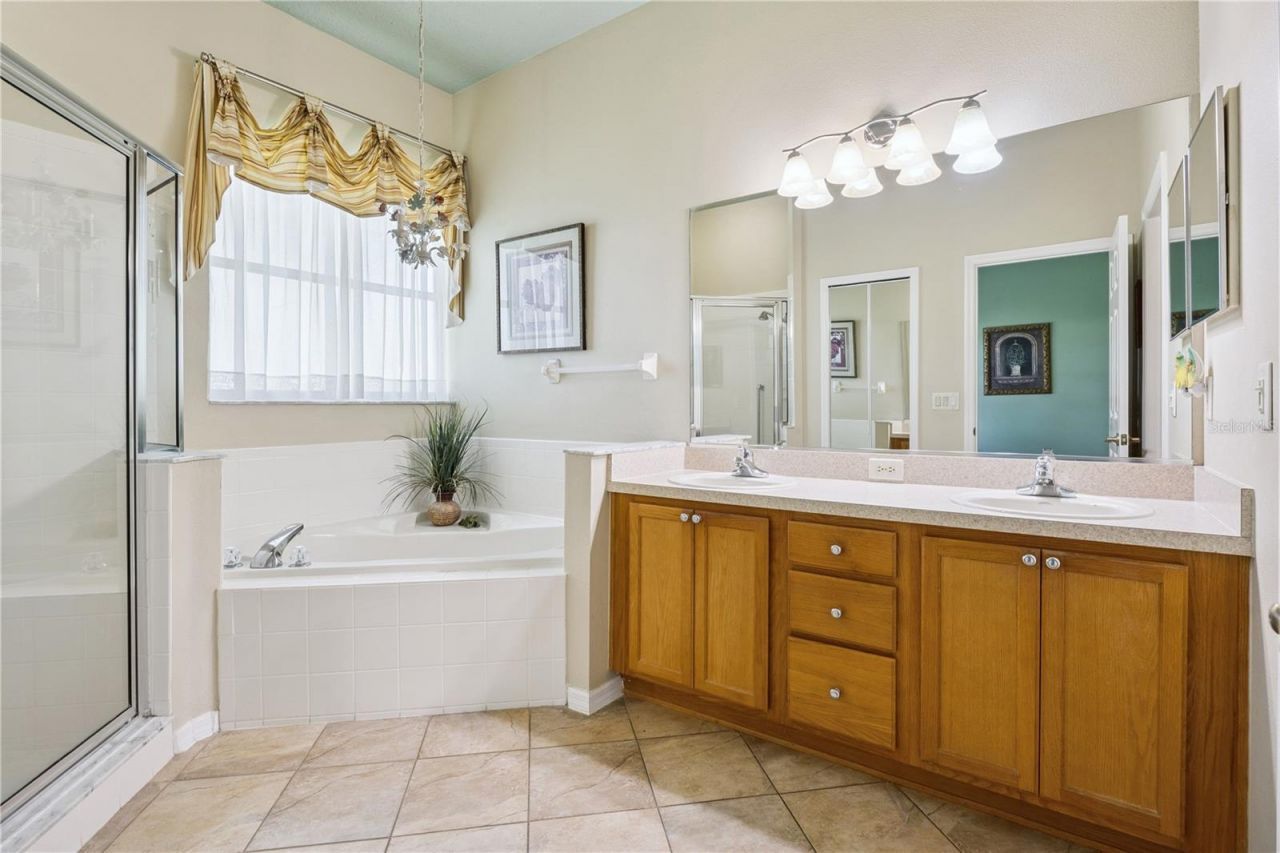 24403 Amberleaf Court , Leesburg, FL 34748 Photo