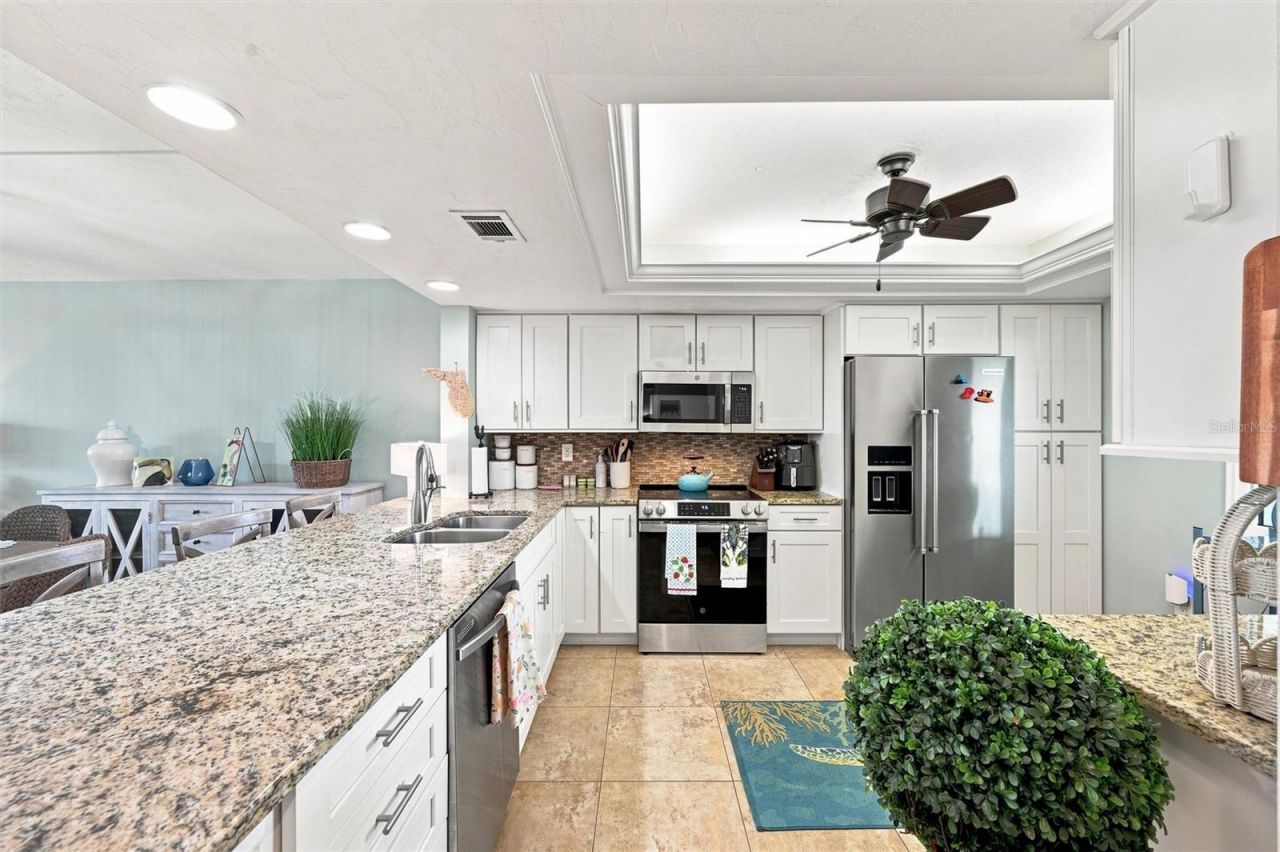9604 Cortez Road W, Unit 422, Bradenton, FL 34210 Photo
