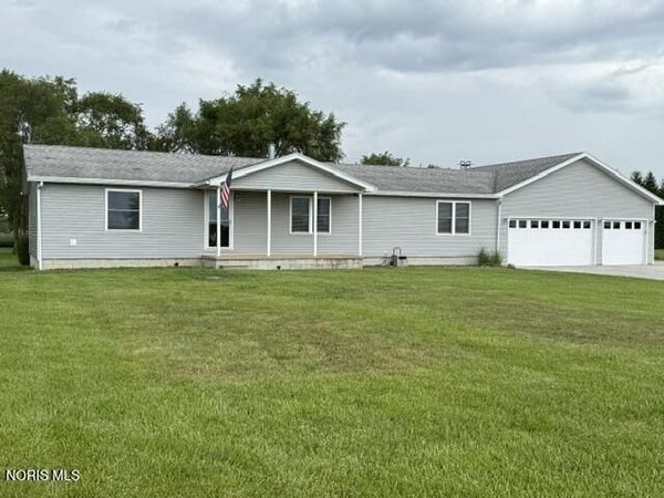 14158 Self Road , Bowling Green, OH 43402