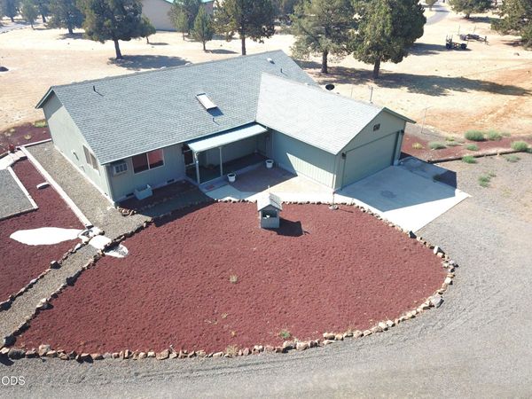 8152 SW Paious Drive, Culver, OR 97734