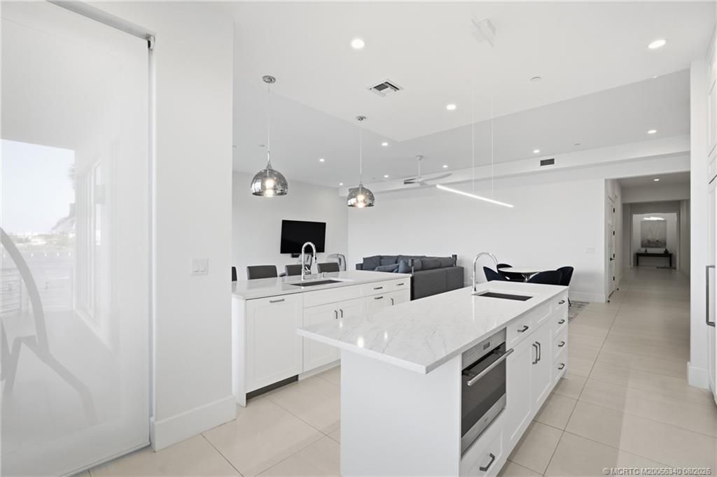 51 SE Seminole Street, Unit 205, Stuart, FL 34994 Photo