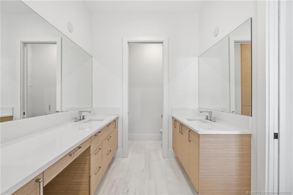 51 SE Seminole Street, Unit 205, Stuart, FL 34994 Photo