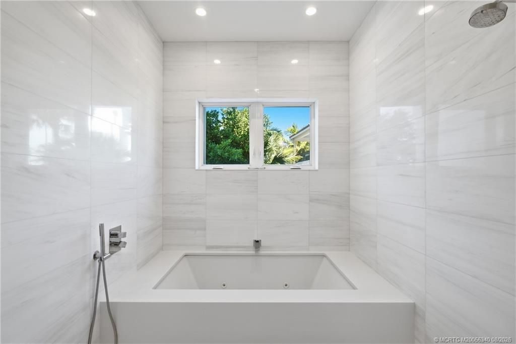 51 SE Seminole Street, Unit 205, Stuart, FL 34994 Photo