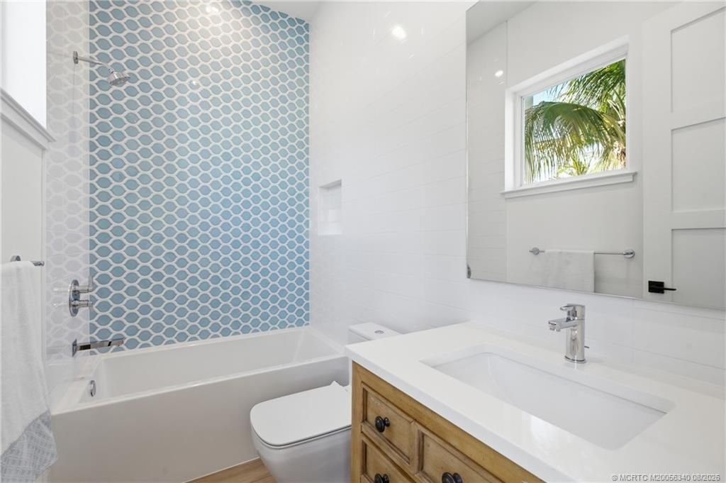 51 SE Seminole Street, Unit 205, Stuart, FL 34994 Photo