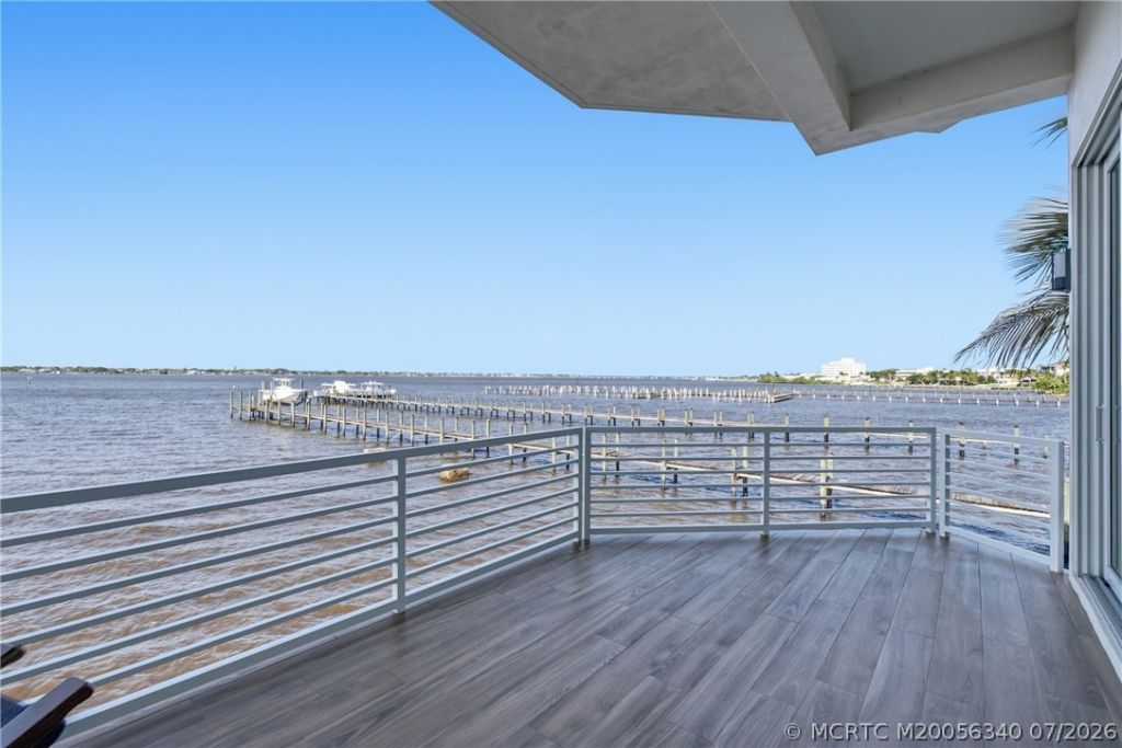 51 SE Seminole Street, Unit 205, Stuart, FL 34994 Photo