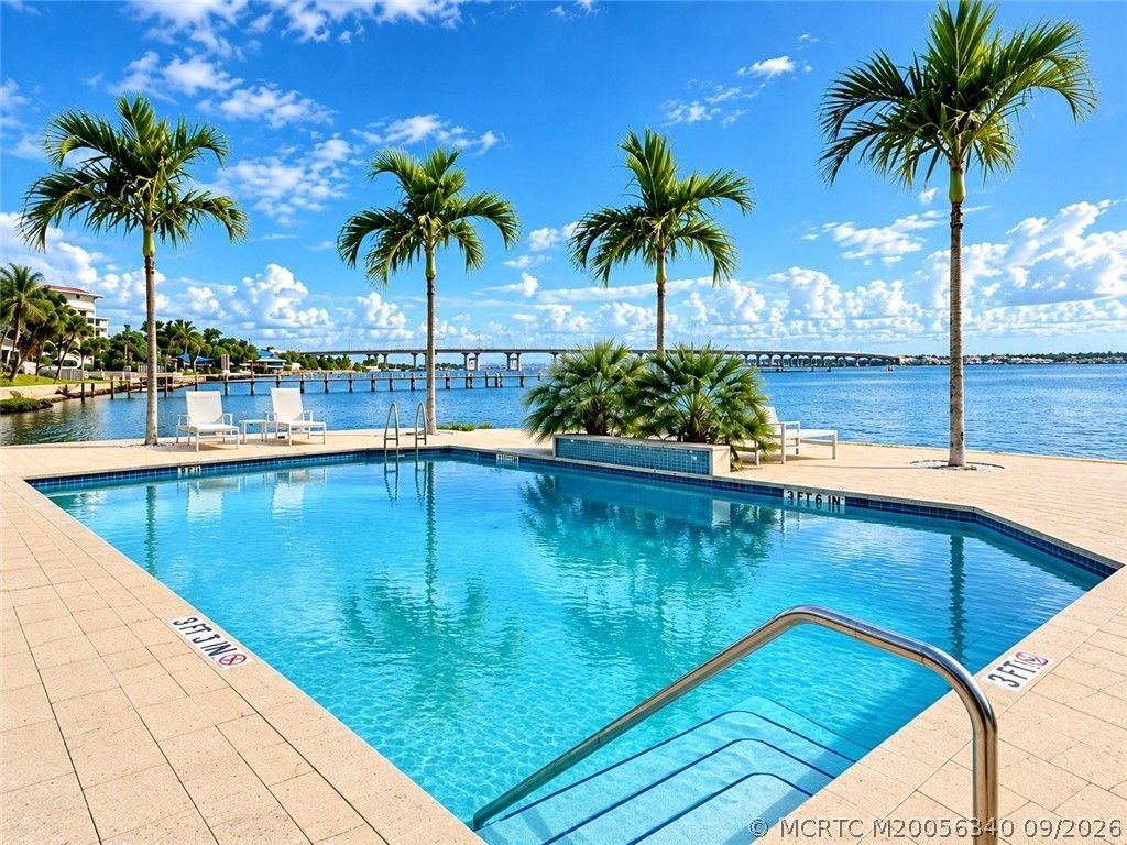 51 SE Seminole Street, Unit 205, Stuart, FL 34994 Photo