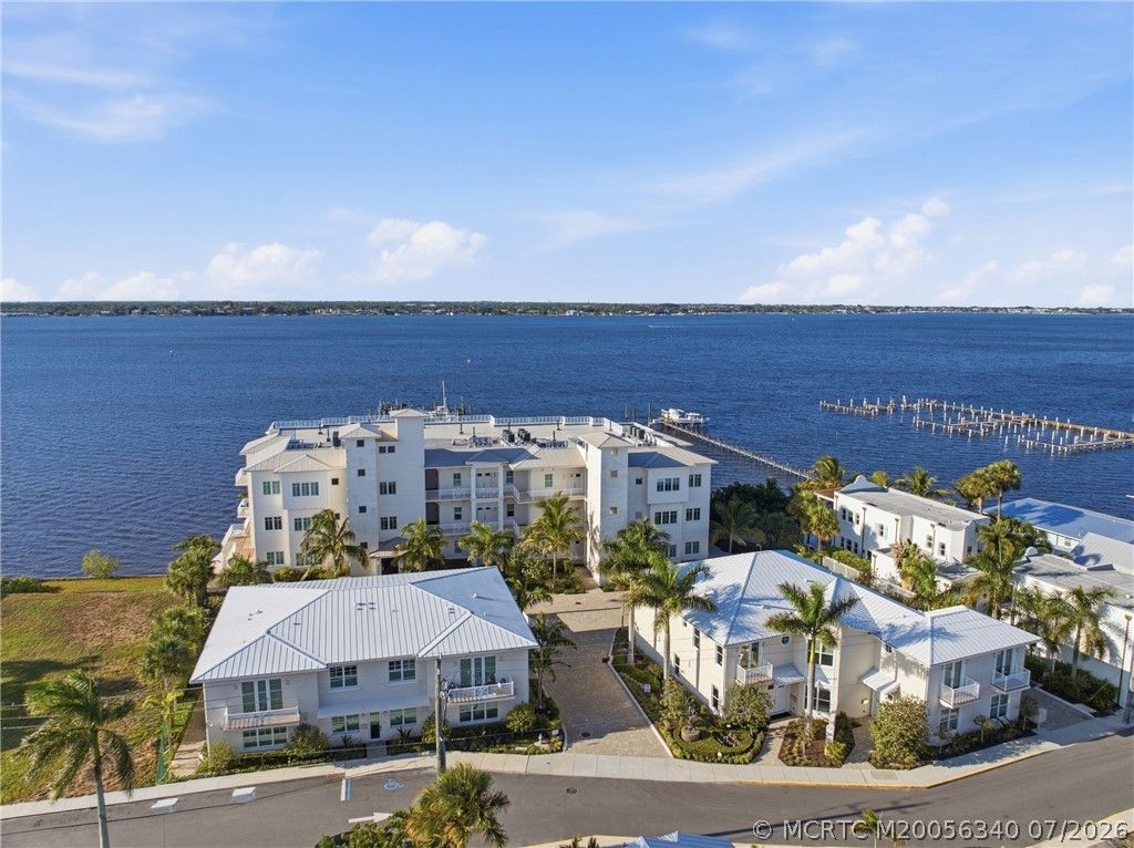 51 SE Seminole Street, Unit 205, Stuart, FL 34994 Photo