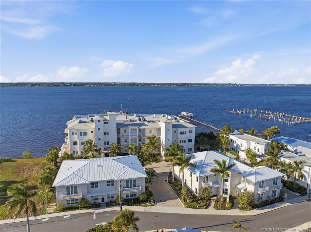 51 SE Seminole Street, Unit 205, Stuart, FL 34994 Photo