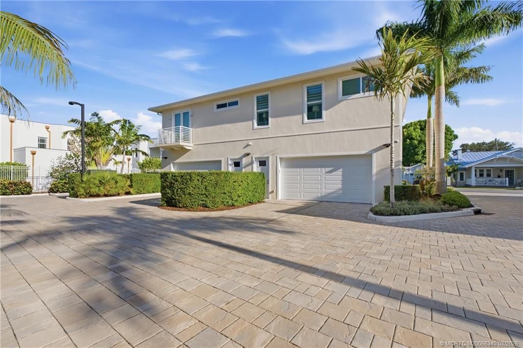 51 SE Seminole Street, Unit 205, Stuart, FL 34994 Photo