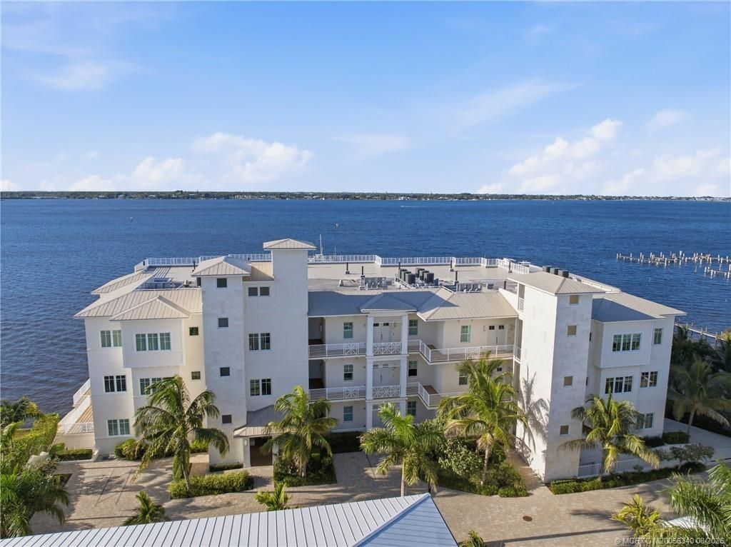 51 SE Seminole Street, Unit 205, Stuart, FL 34994 Photo