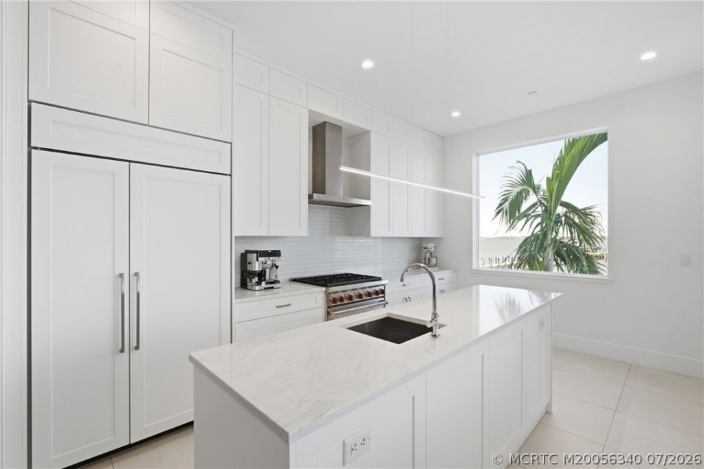 51 SE Seminole Street, Unit 205, Stuart, FL 34994 Photo