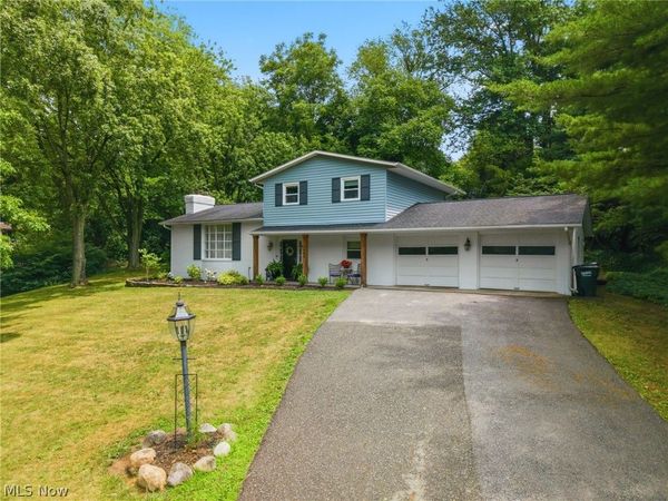 1884 Spring Valley Avenue NW, Canton, OH 44708