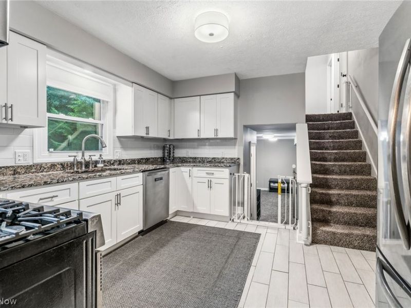 1884 Spring Valley Avenue NW, Canton, OH 44708 Photo 10