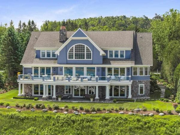 4440 Vista Drive, Unit 112, Bay Harbor, MI 49770