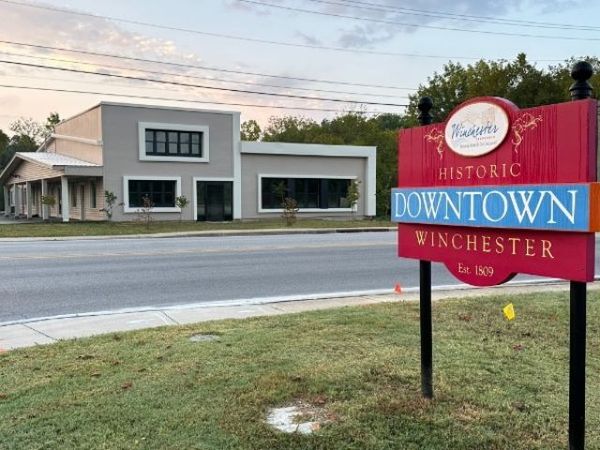 410 Dinah Shore Blvd , Winchester, TN 37398