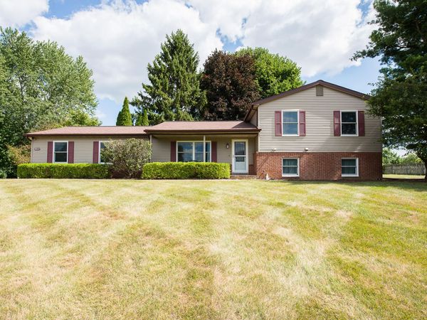 9613 Horseshoe Bend, Dexter, MI 48130