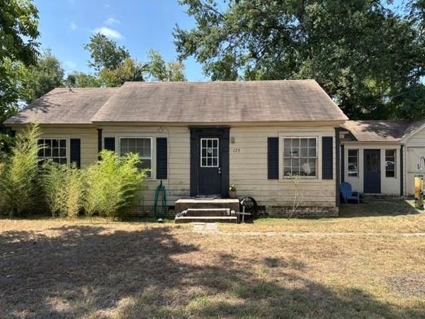 175 W Goshen Street , Canton, TX 75103