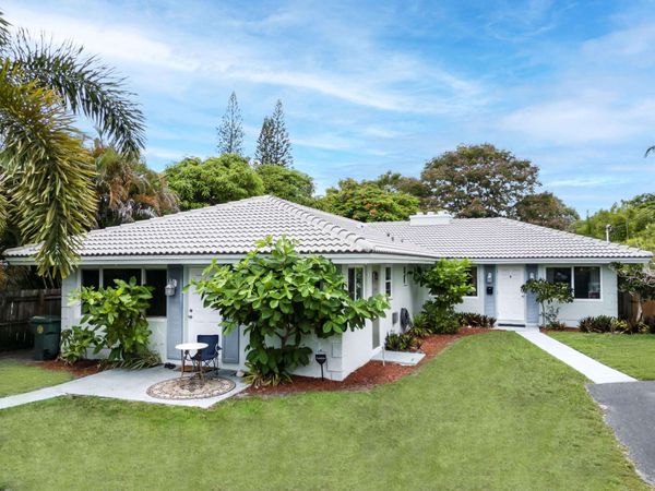 1680 NE 34TH Lane, Oakland Park, FL 33334