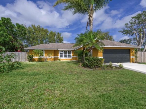 353 NW FERRIS Drive, Port St. Lucie, FL 34983
