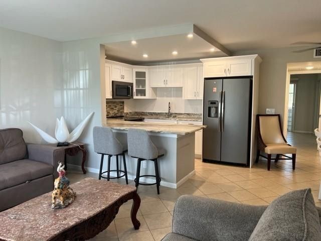 11 Cambridge A, Unit 11, West Palm Beach, FL 33417 Photo