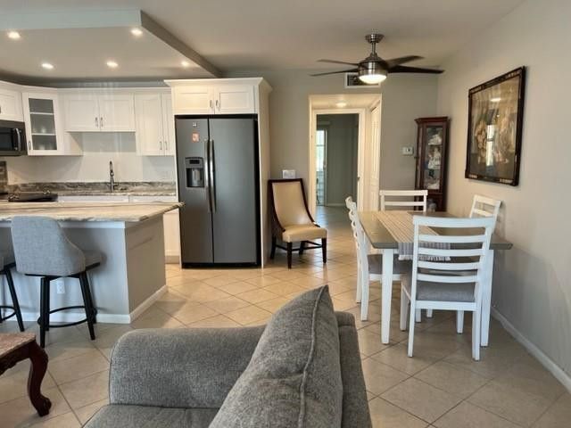 11 Cambridge A, Unit 11, West Palm Beach, FL 33417 Photo