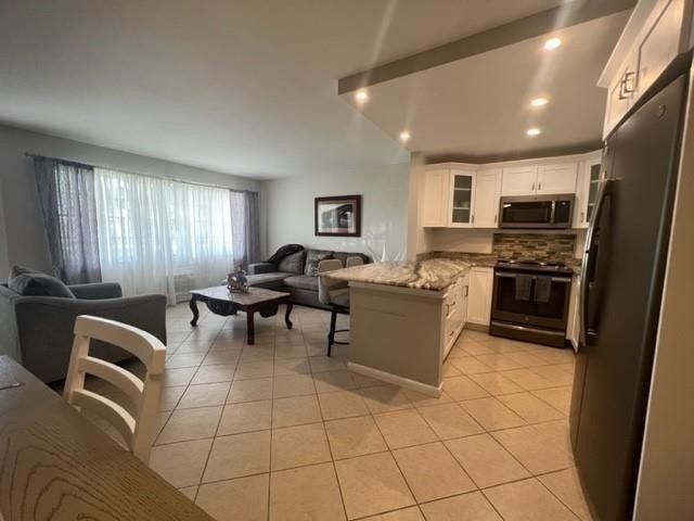 11 Cambridge A, Unit 11, West Palm Beach, FL 33417 Photo