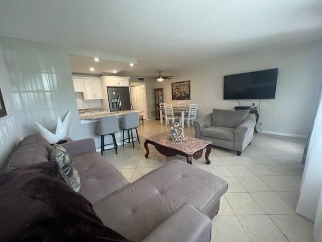 11 Cambridge A, Unit 11, West Palm Beach, FL 33417 Photo