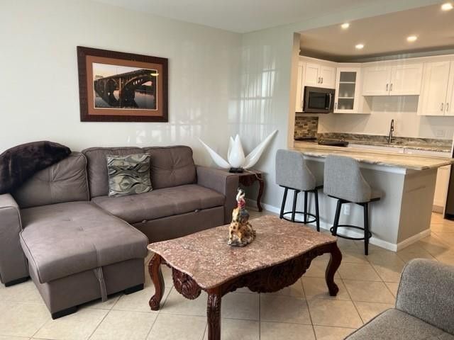 11 Cambridge A, Unit 11, West Palm Beach, FL 33417 Photo