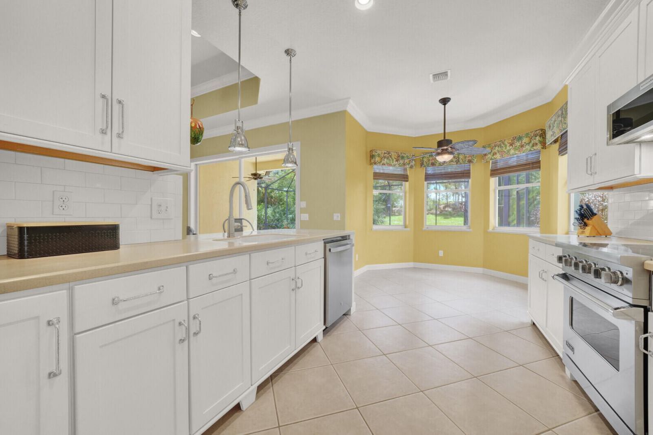 7726 Greenbrier Circle, Port Saint Lucie, FL 34986 Photo