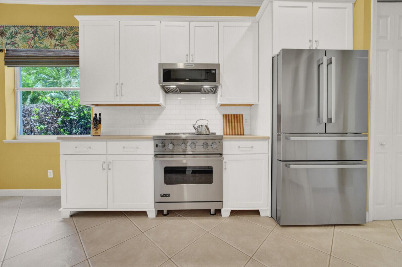 7726 Greenbrier Circle, Port Saint Lucie, FL 34986 Photo