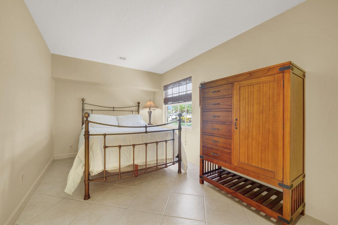7726 Greenbrier Circle, Port Saint Lucie, FL 34986 Photo