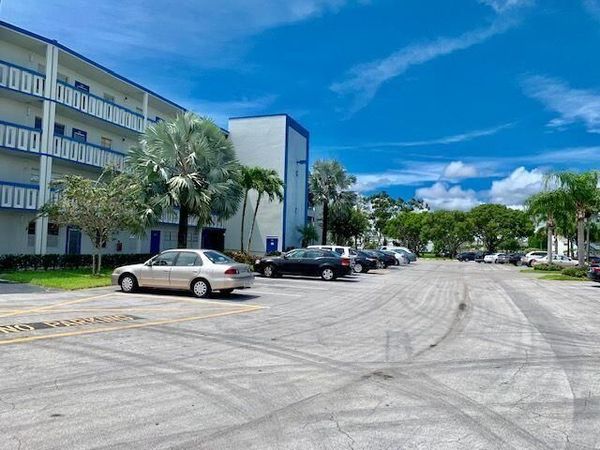 1049 Lincoln C, Boca Raton, FL 33434