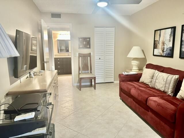 1049 Lincoln C, Boca Raton, FL 33434 Photo
