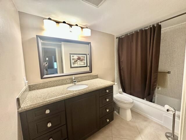 1049 Lincoln C, Boca Raton, FL 33434 Photo