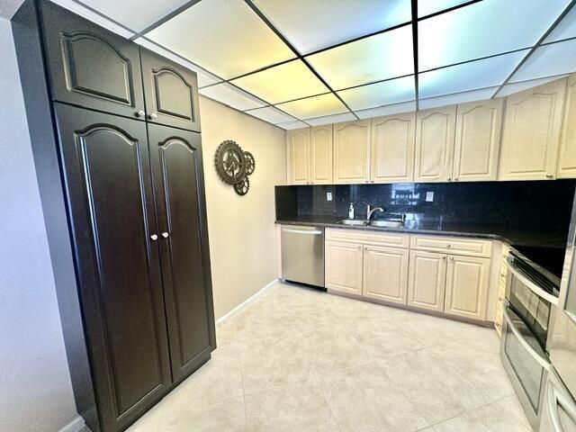 1049 Lincoln C, Boca Raton, FL 33434 Photo