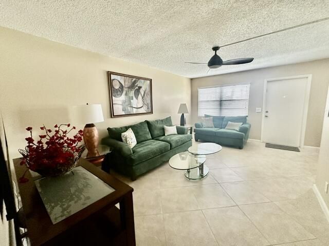 1049 Lincoln C, Boca Raton, FL 33434 Photo