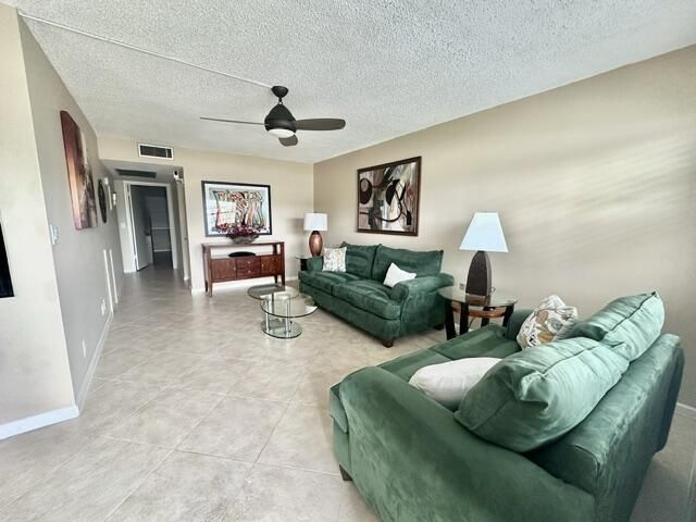 1049 Lincoln C, Boca Raton, FL 33434 Photo