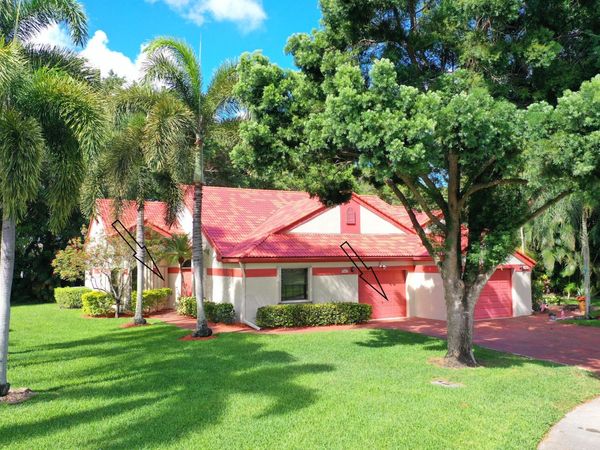 7942 Lexington Club Boulevard, Delray Beach, FL 33446