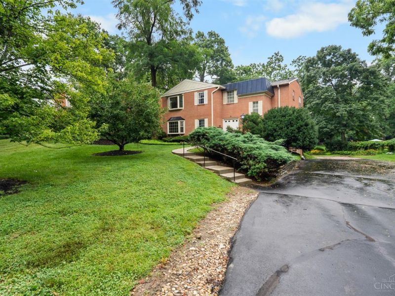 1810 Belle Meade Court, Cincinnati, OH 45230 Photo 2