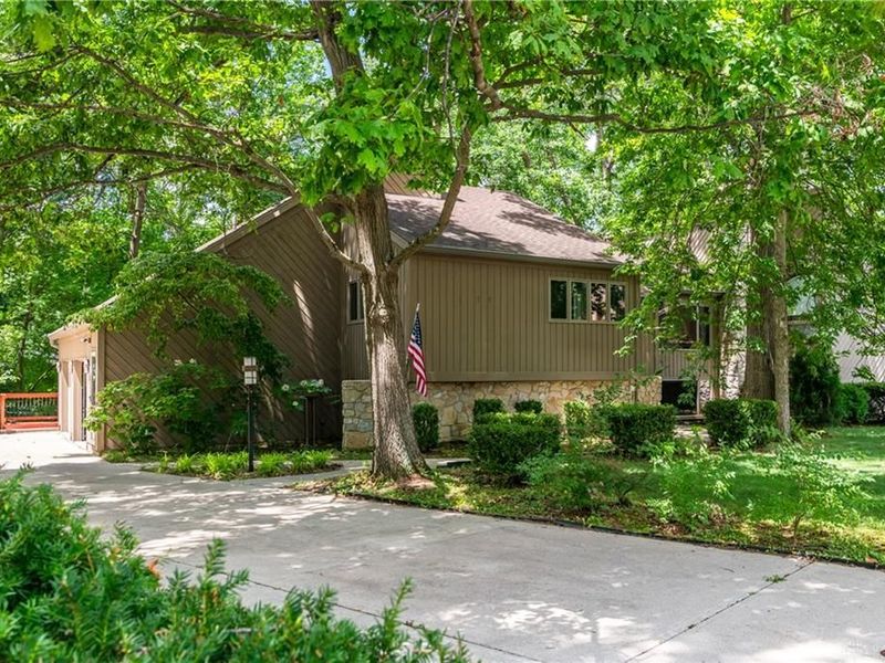 1055 Wilderness Bluff, Tipp City, OH 45371 Photo 3