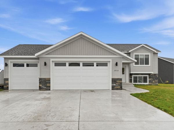1013 26th Street Loop N, Sartell, MN 56377