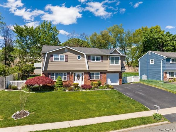 18 Valley Drive , Nanuet, NY 10954